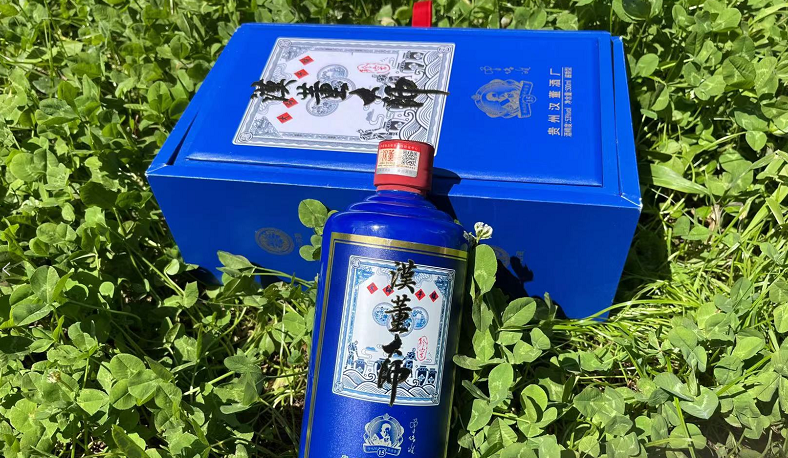 商务应酬,逢年过节送礼首选—汉董大师酒,里子与面子同在的白酒