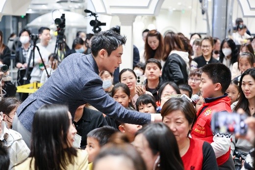 发布"明日人才"成长计划,奈尔宝广州家庭中心旗舰店开业