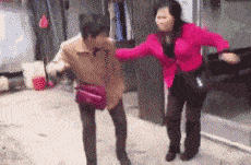 西班牙女权有多疯狂?警察都害怕女黑社会