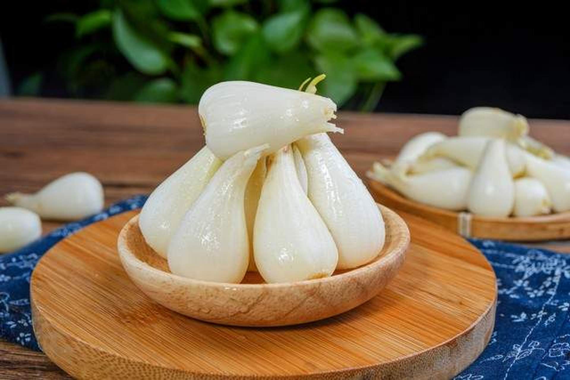 藠头是一种像葱又像蒜的神奇植物,在中国农村地区广泛种植.