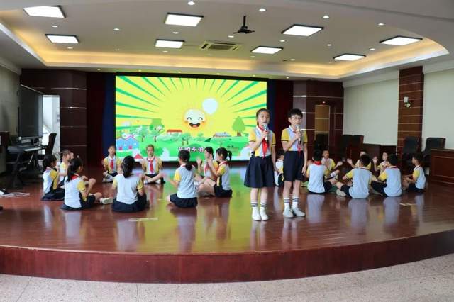 浙江省绍兴市稽山小学十岁成长礼隆重举行