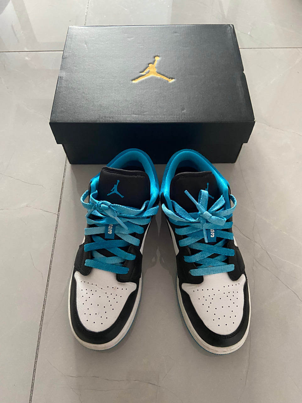 aj1 low 激光蓝 真的香 最近的鞋子,真的时价格都好香 这款aj1商场599