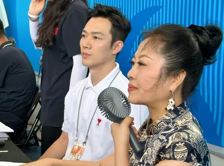 成都大运会闭幕式主持阵容曝光,张韬再挑重任,李东宁耳环是亮点