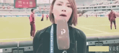 搞笑gif:美女走路要注意安全啊