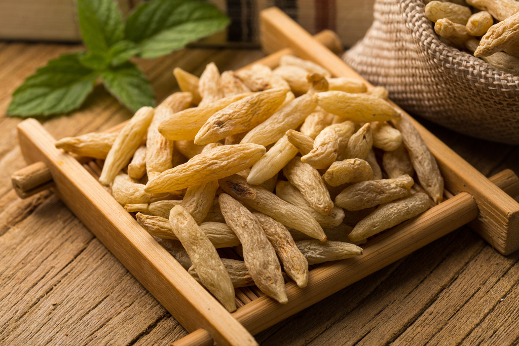 可能是肠燥津亏所致!用三味药或可大补阴液