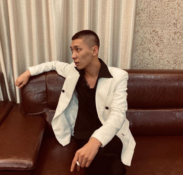 段宏楠离世后方丈在葬礼现场开直播,当事人澄清,从未赚过死人钱