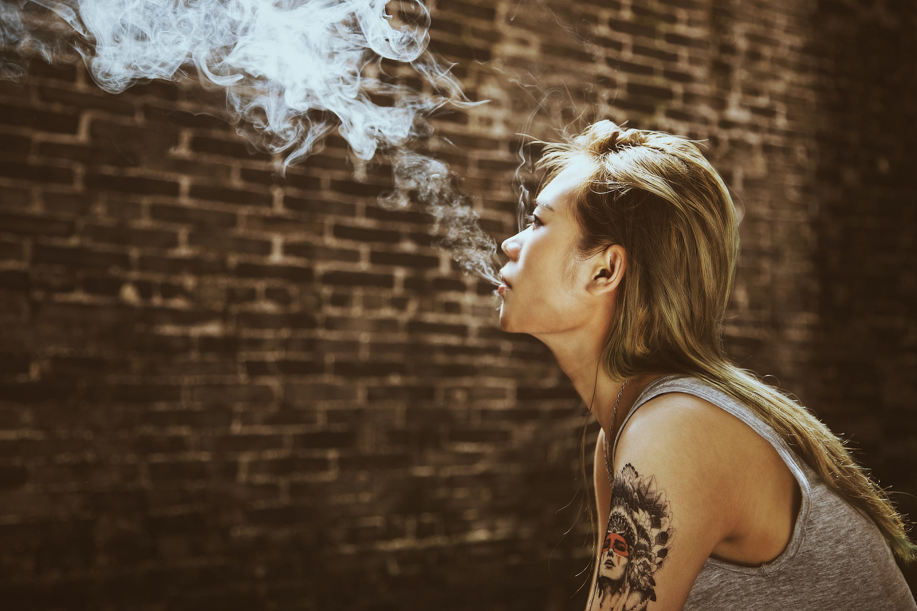 青春叛逆期女孩有哪些表现?如何开导青春期叛逆的女孩