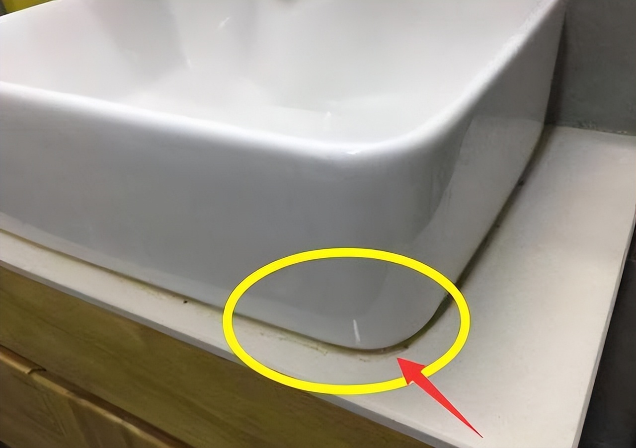 卫生间玻璃胶发霉不要怕,试试我这3个办法,干净又卫生