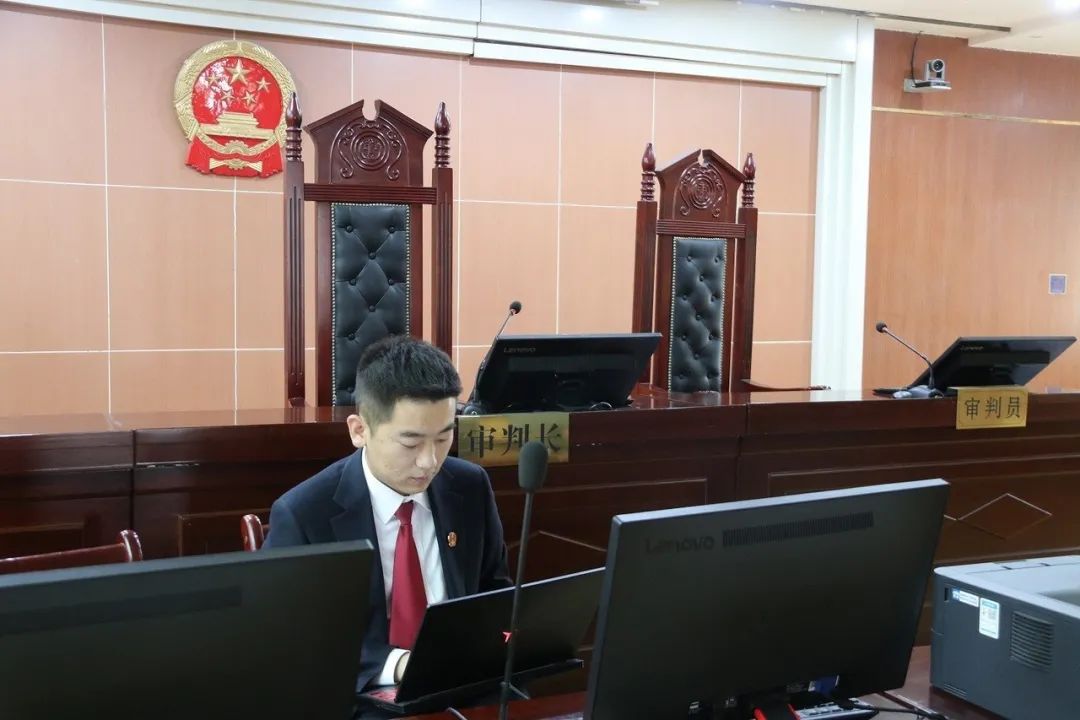 加强信息化保障  护航扫黑除恶庭审  --区法院开庭审理刘某升等7被告