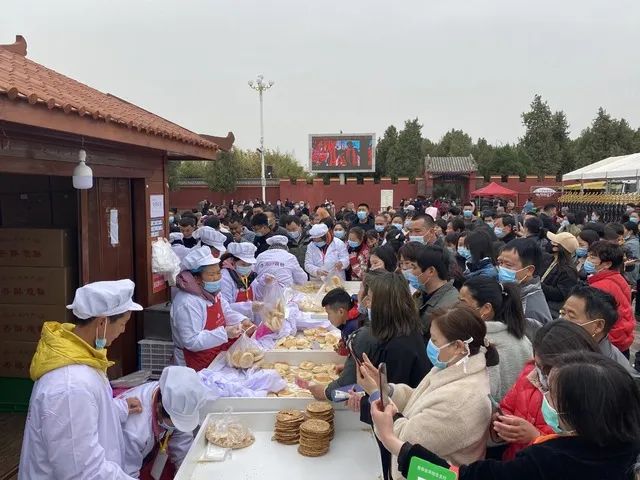 太昊陵广场地摊图片