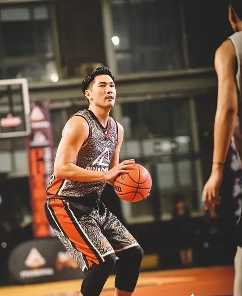 不知不觉高以翔去世两年了,父母像换了一个人,未婚妻也成他人妻