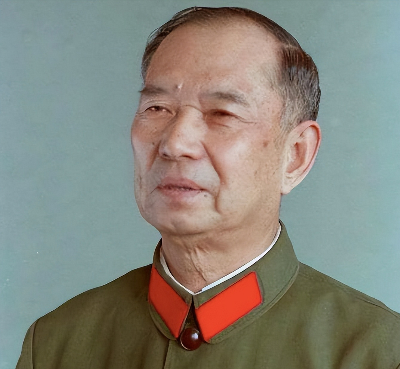 1982年,开国少将尤太忠在部队视察工作,看到一位副团长各方面能力都很