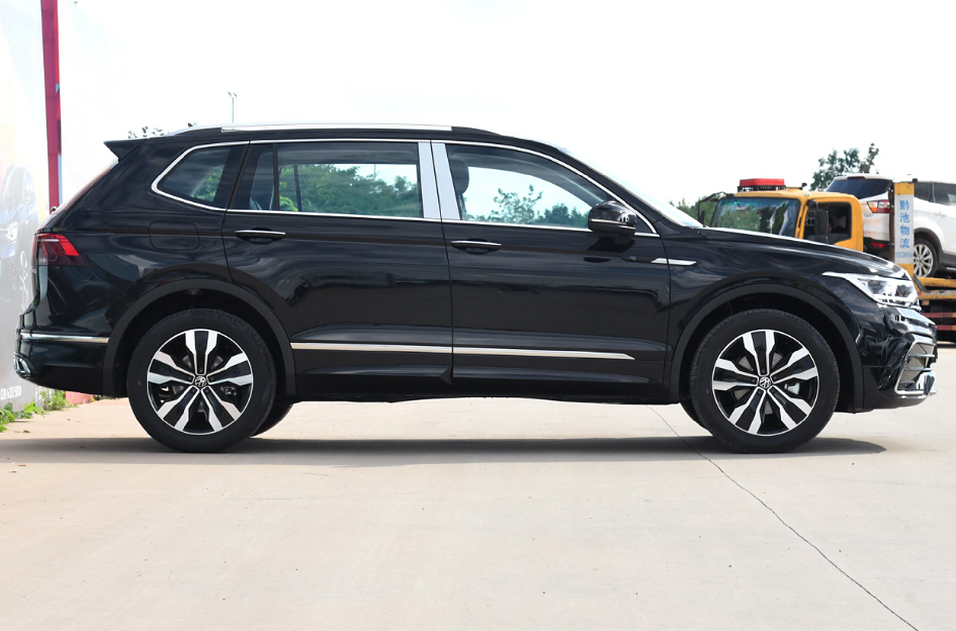 工作了三个月的时间,在父母支持下全款买了大众途观l 2024款,现在300