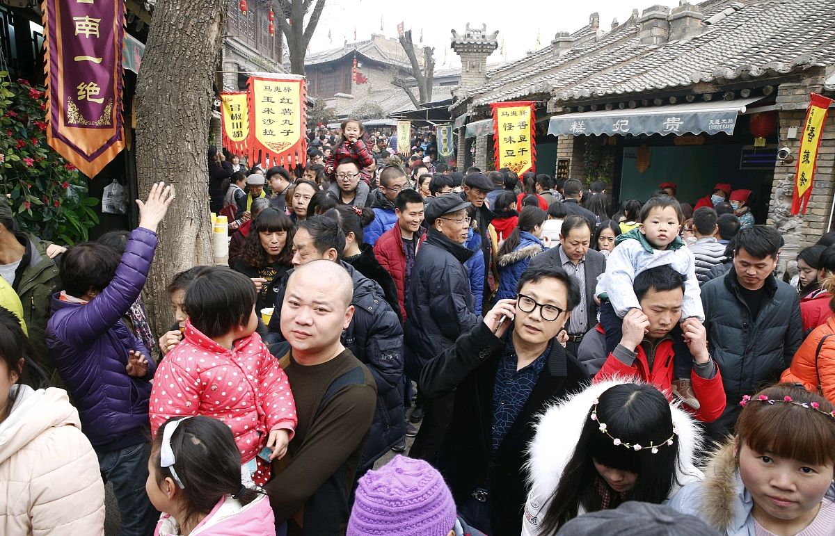 每日一笑:幽默搞笑系列故事之十六,"乡巴佬"阿文进城,笑点多