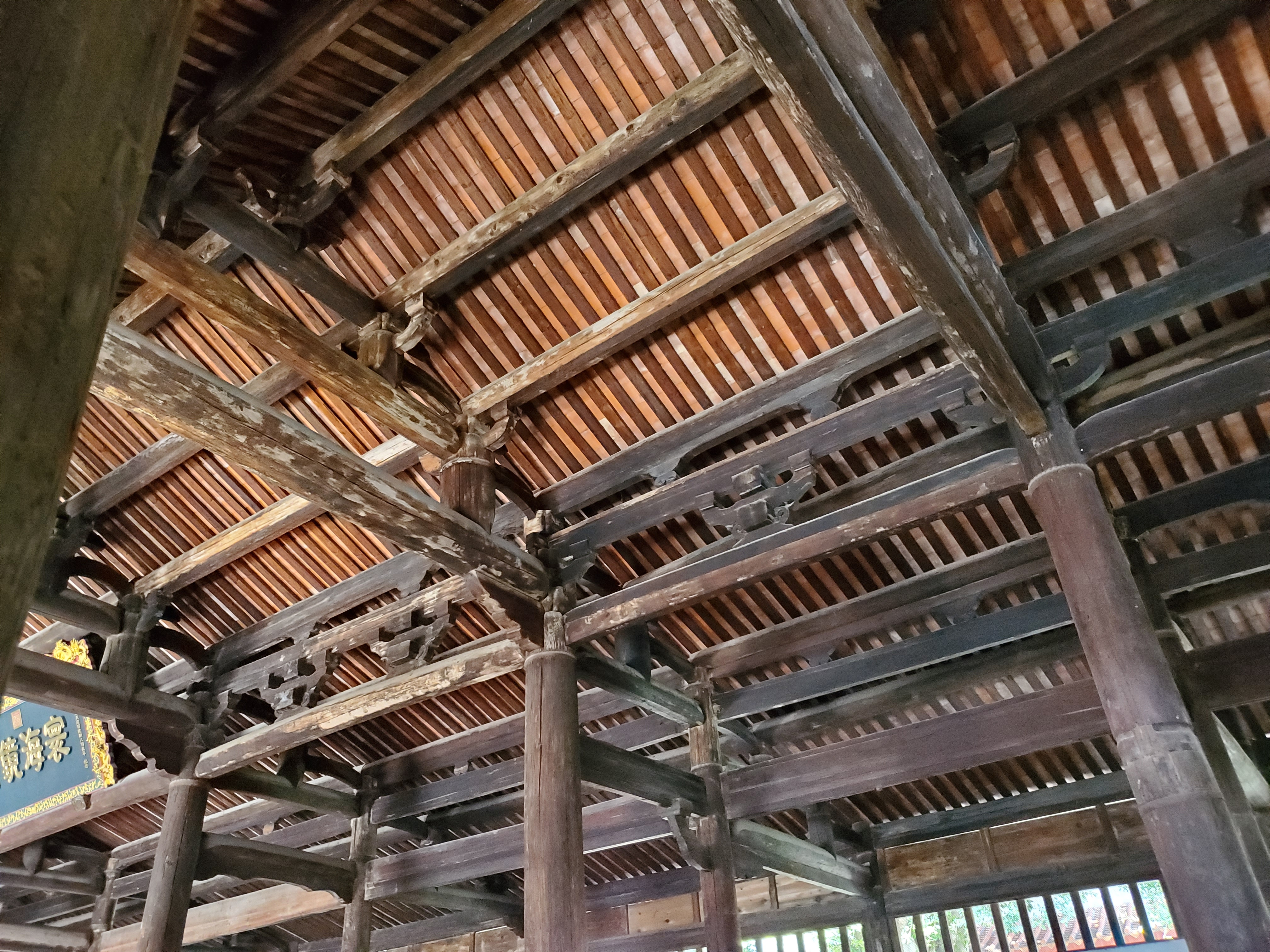 泉州市区藏有中国南方少见的明代木建筑,誉为海内外第一妈祖殿