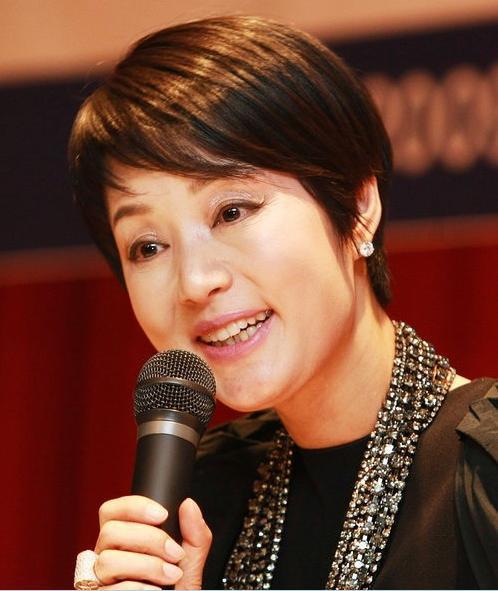 知名女星被曝"摘除子宫",裸身囚禁男狱:这一幕我不敢看