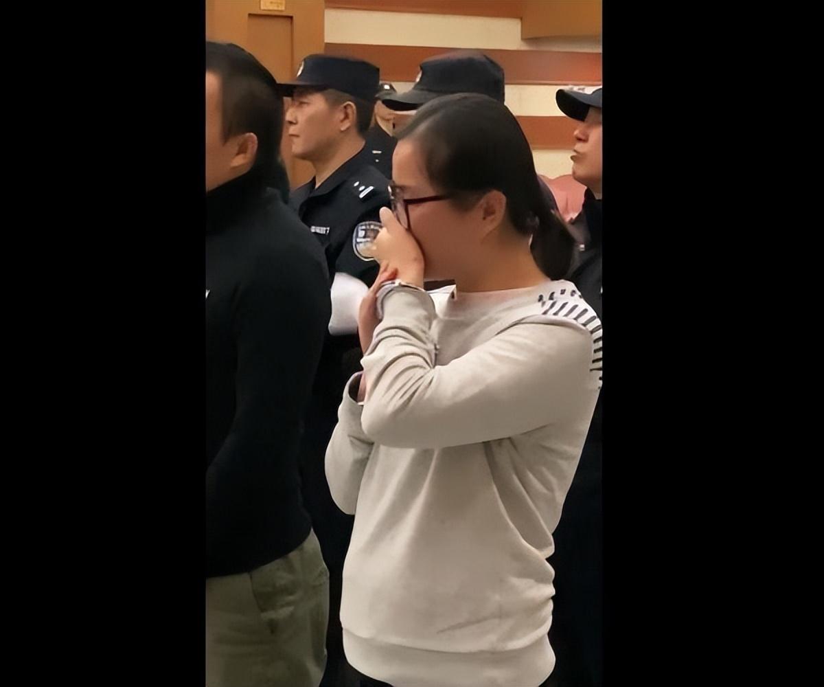 回顾"黑老大"杨春燕:淑女外表暗藏毒辣,被捕时还是在读硕士生