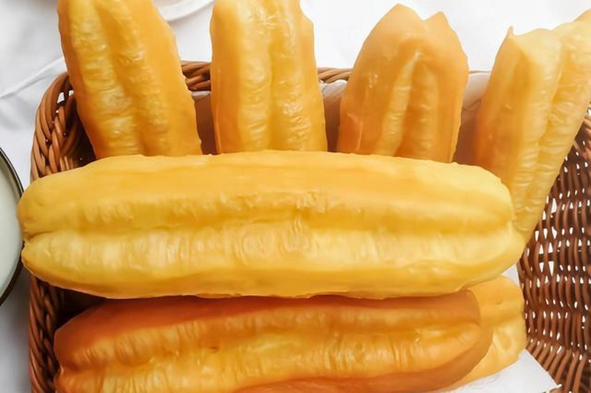 "福建莆田,老大爷第一次摆摊卖油条,被市监局以油条不合格为由罚款5万