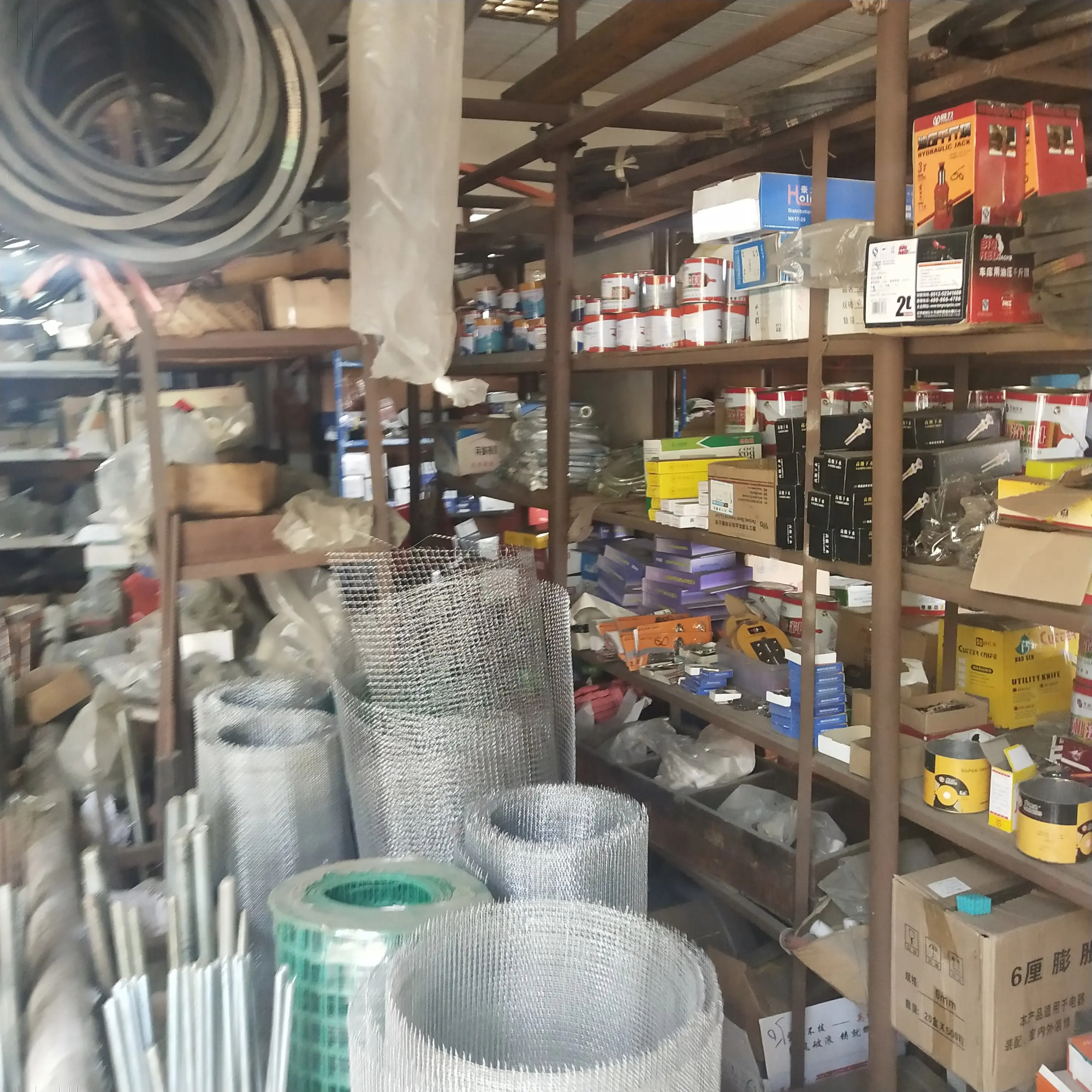 五金店生意冷清,为什么不倒闭?老板分析这几个原因,瞬间明白了