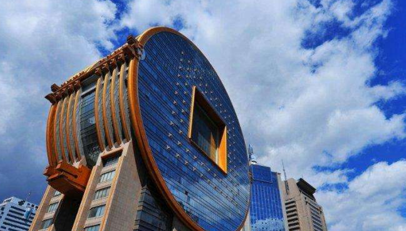 广州地标建筑,10亿投资,民间戏称"铜钱大楼",你去过吗