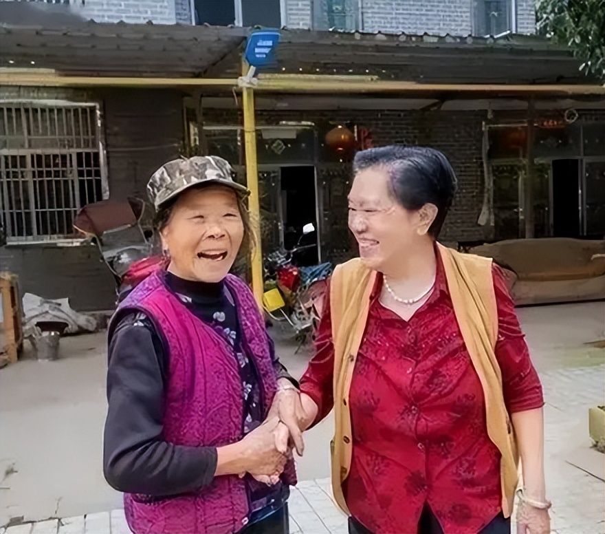 黄炳秀:21岁成为村支书,35岁任湖南省委书记,1977年却主动辞职