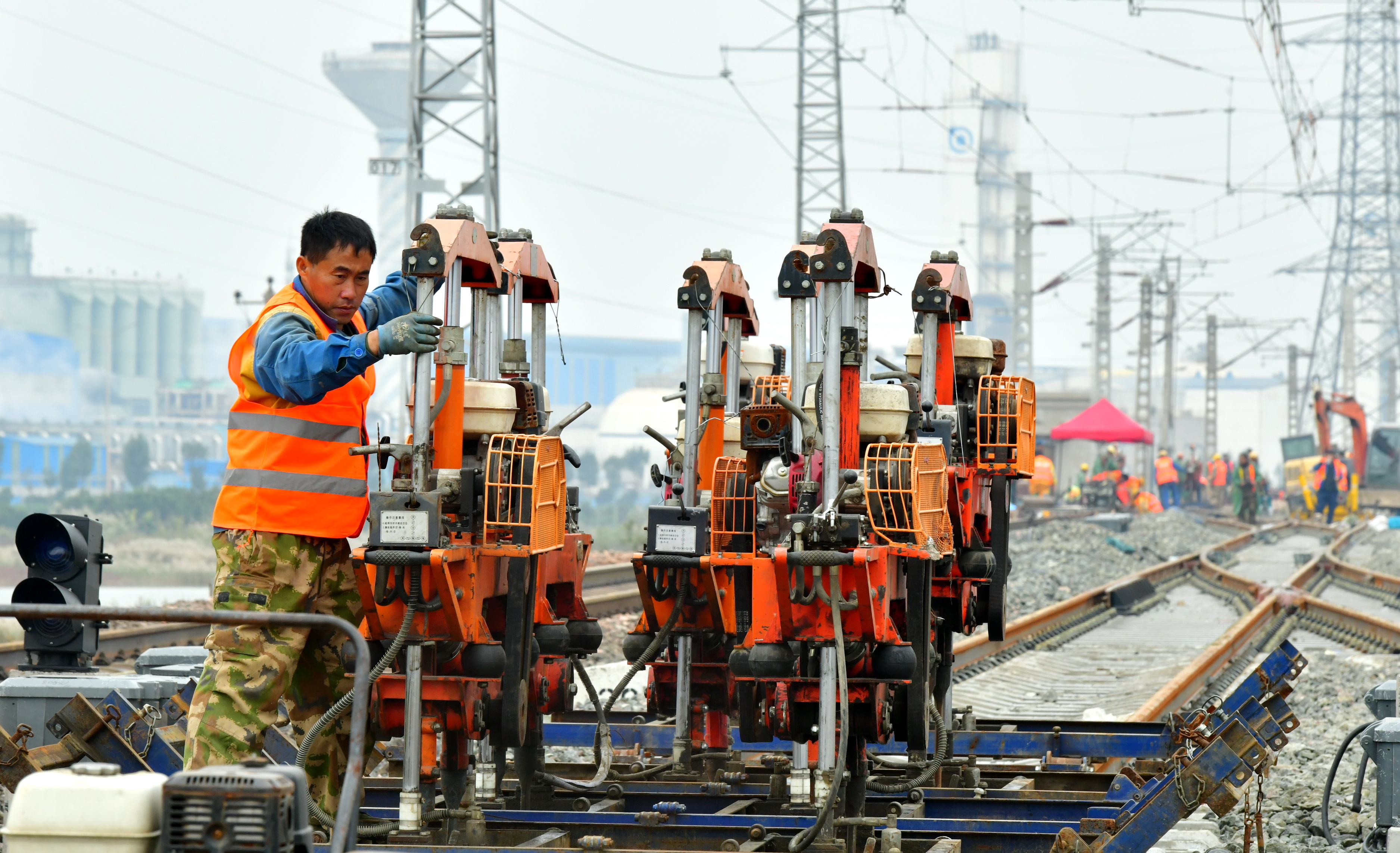 邯黄铁路渤海新区站19组道岔完成改造