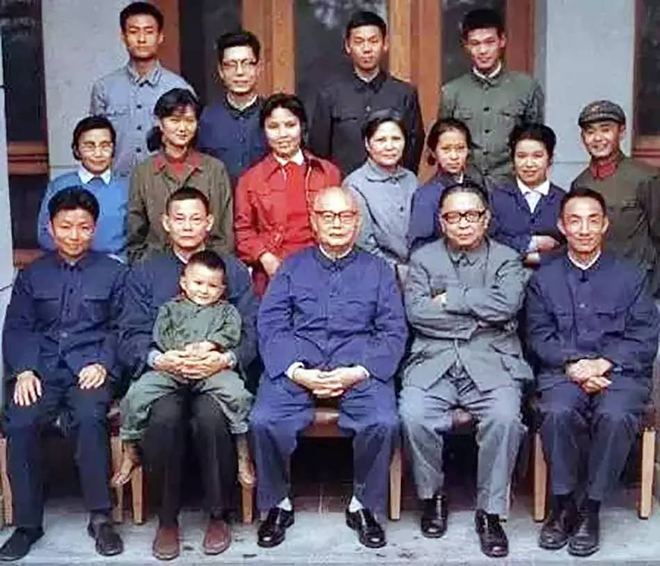 82岁刘诗昆计划生子惹人嘲讽,到底该不该生?谢贤早就给出了答案