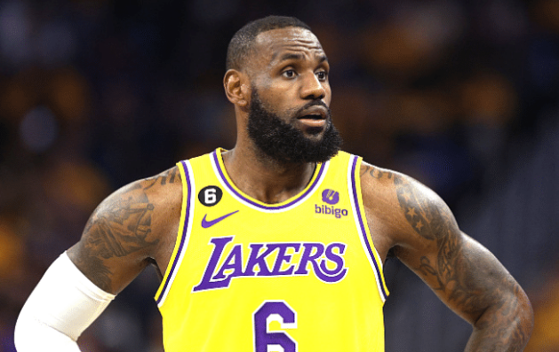 詹姆斯之后,谁能拿下30000分?杜兰特闭着眼实现 哈登无望