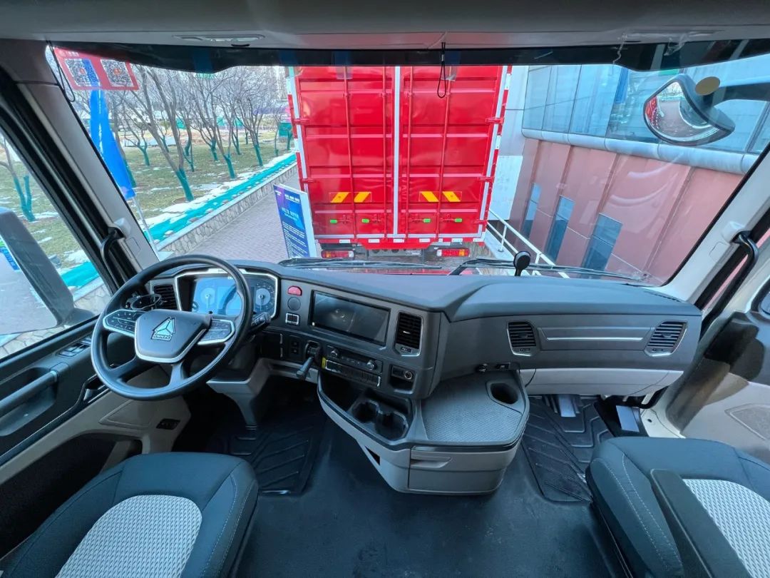 豪沃max载货车图解:330马力 10挡amt,重新定义载货车新标杆