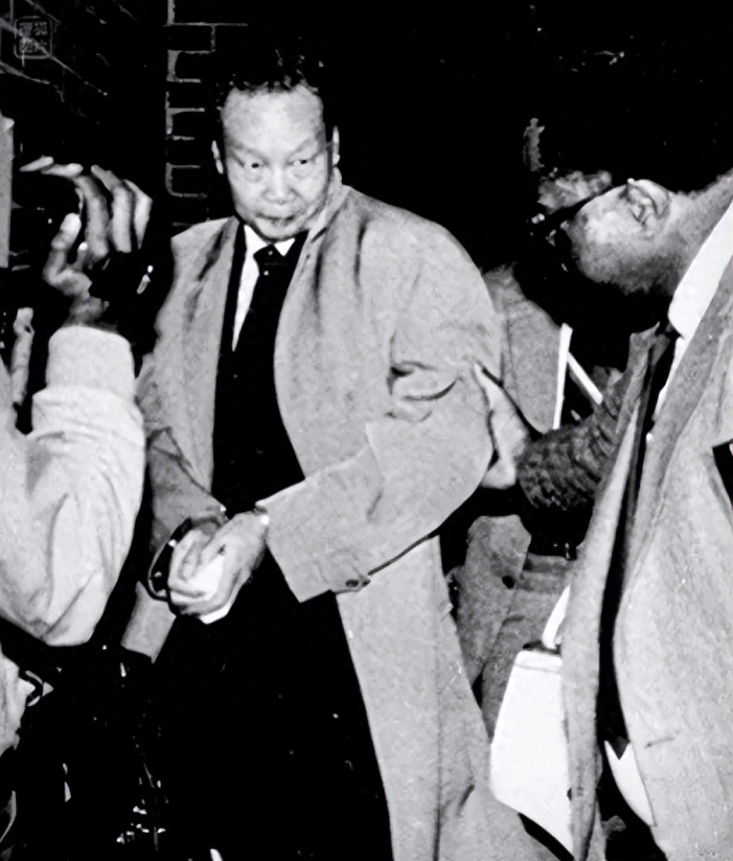 1987年中国特工千里追杀国安叛谍俞强生,最后他被干掉