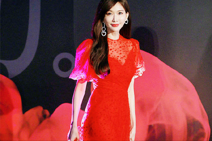 娱乐圈属虎的那些女明星,有6个人曾经做过的事你想象不到