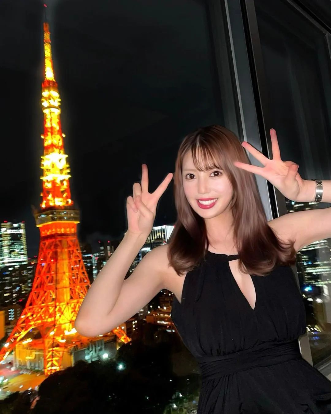 日本网红夏木,完美曲线,高挑身姿,甜美笑容,人间理想伴侣