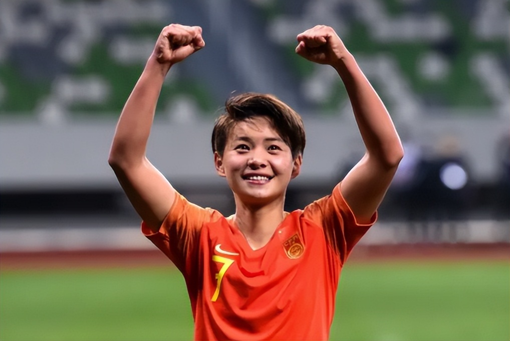 王霜最新写真曝光!腹肌明显曲线完美令男足汗颜,未来转型成教练