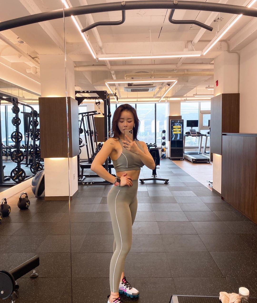 健身小姐姐,长相甜美身材凹凸有致,这样的身材谁不爱呢