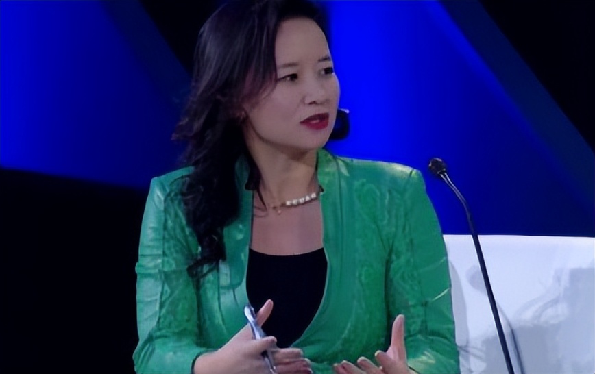 潜伏央视20年的"间谍":财经主持人成蕾,因一句口误而暴露身份