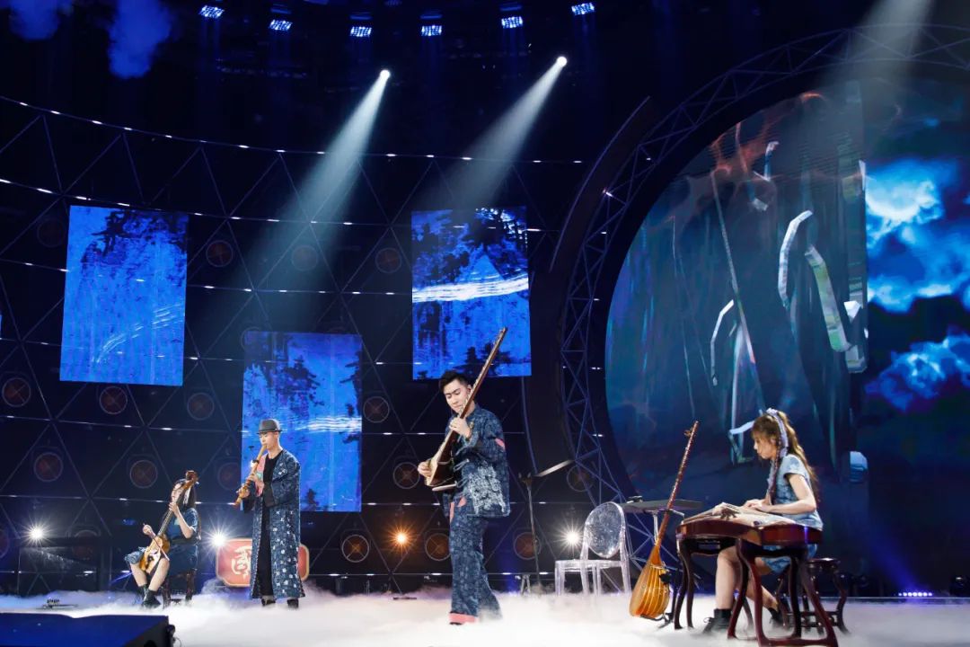 高能!民乐演奏西游主题曲《云宫迅音》,乐器也能72变