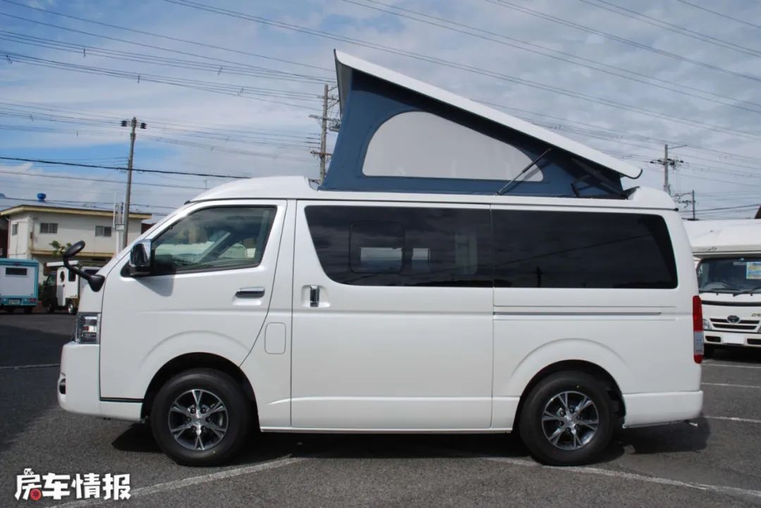 但是这款车的内部就相对要细致一些了,而且一款b型房车里能睡下5个人