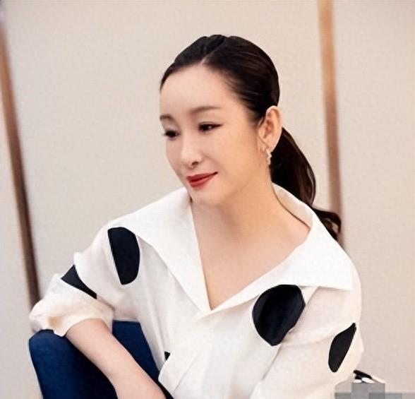 秦海璐"巨婴症儿子"现已8岁,看到长相后,网友表示有些意外