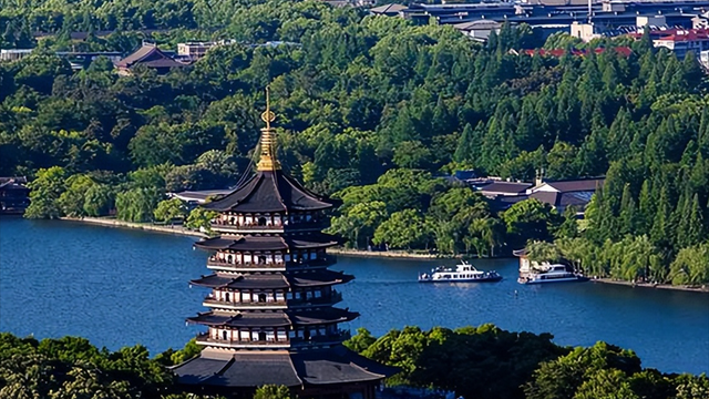西湖的"一山,二塔,三岛,三堤,五湖"