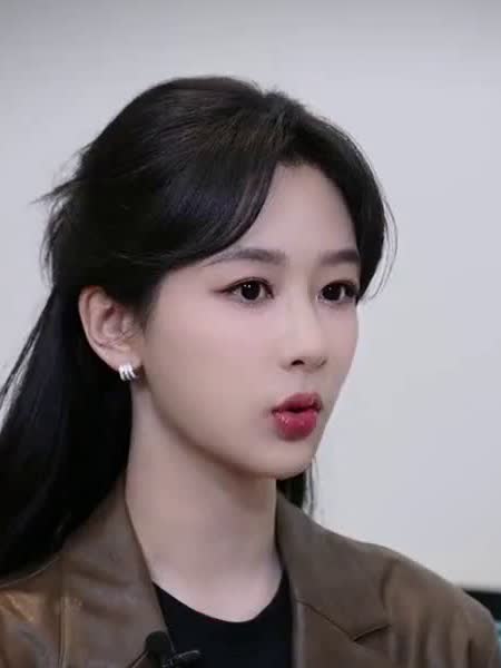 范丞丞关晓彤官宣正午新剧《小巷人家》杨紫粉丝支援长相思演唱会-度