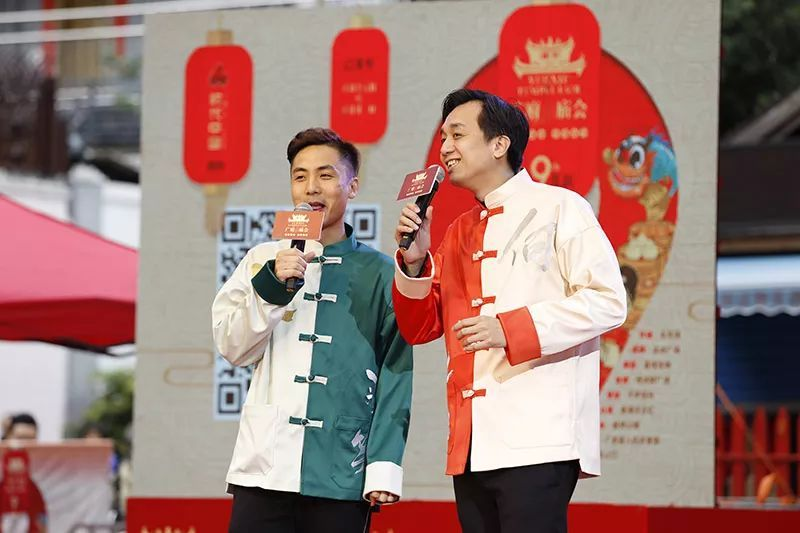 42岁的广州演员吴海杰,戏里是毛琳的丈夫,现实中是陈坚雄的师弟