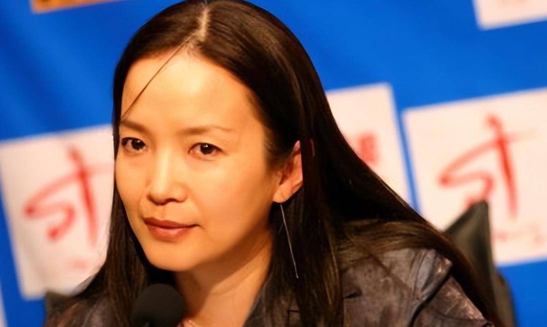 孙海英在美富人区捡瓶子卖21美元,热议后回应:要你们来管不后悔