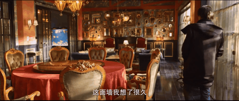 冯小刚成了今年电影圈第一个吃螃蟹的人,只是这次吃得有些争议