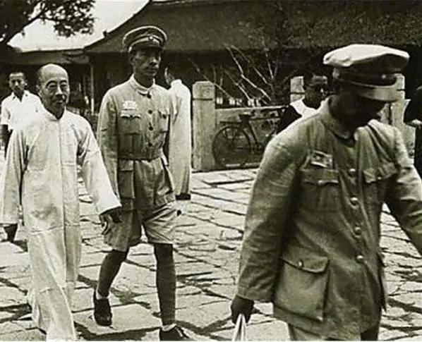 史诗名著《红岩》再版51次,主要人物及叛徒甫志高原型是谁?