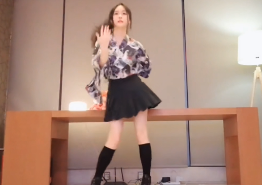 知名女主播阿冷点评别的网红跳舞:不会跳.网友:你也来?