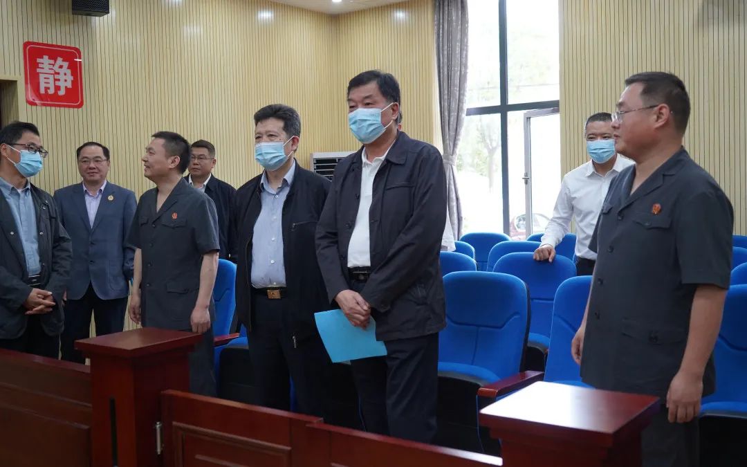 夏志斌一行到沙市区人民法院观音垱人民法庭调研