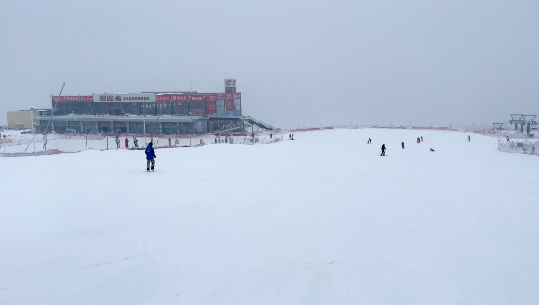 嵩顶滑雪场图片