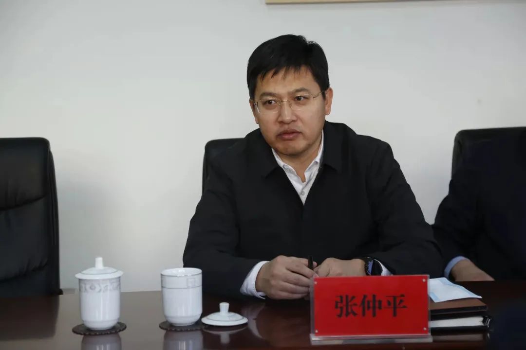 杭锦旗与协鑫集团控股有限公司举行座谈会