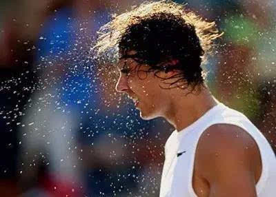 夏天容易出汗,别人只是流几滴我却是汗如雨下,这是怎么回事呢?