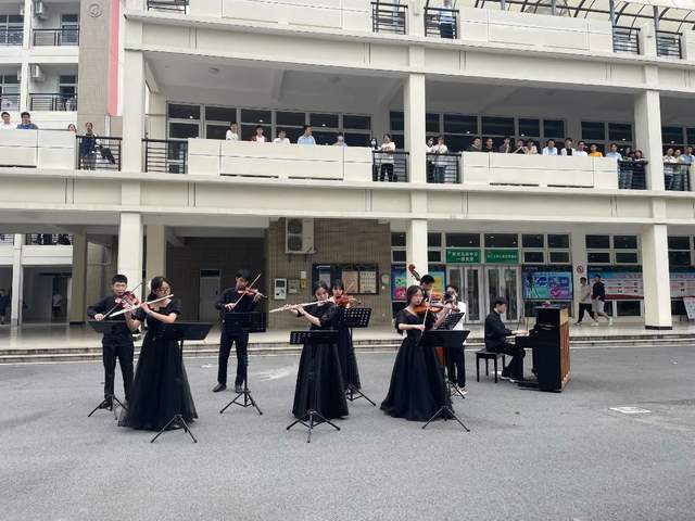 宁波市鄞州高级中学"银河"室内乐团获市器乐合奏比赛一等奖